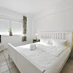 City Lodge Apartment דירה *