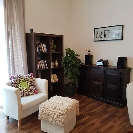 דירה City Lodge Apartment *