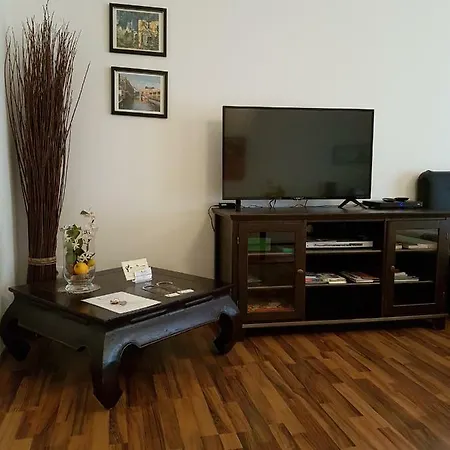 דירה City Lodge Apartment *